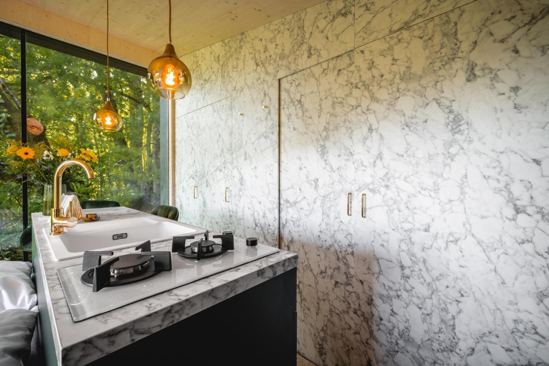 Kutica Apartment Nova Bana Bagian luar foto