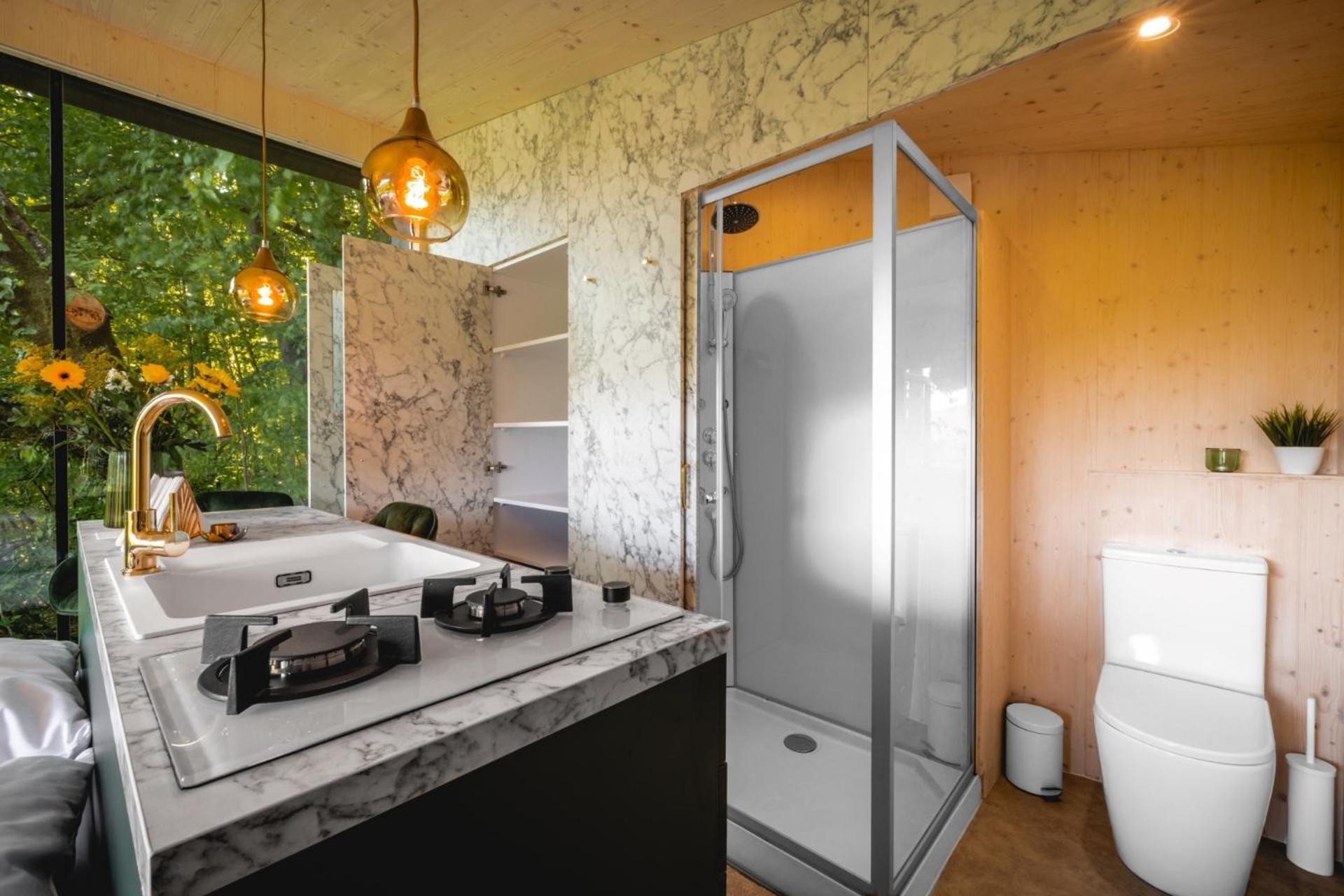 Kutica Apartment Nova Bana Bagian luar foto